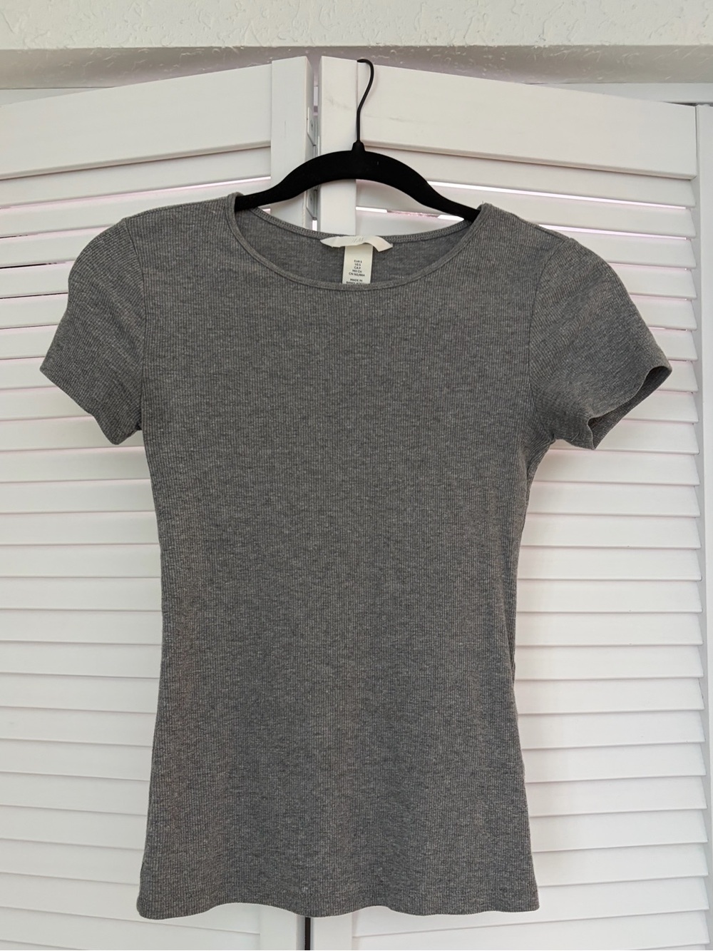 H&M Gray Ribbed Short Sleeve Tee